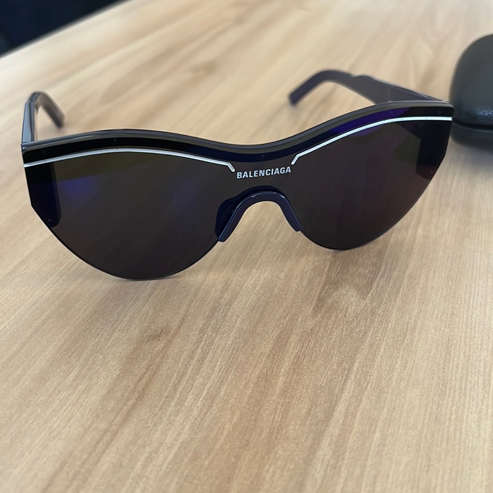 Blue White Balenciaga BB0004S 010